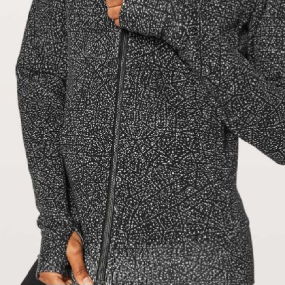 Lululemon Scuba Hoodie - Picture 13 of 13